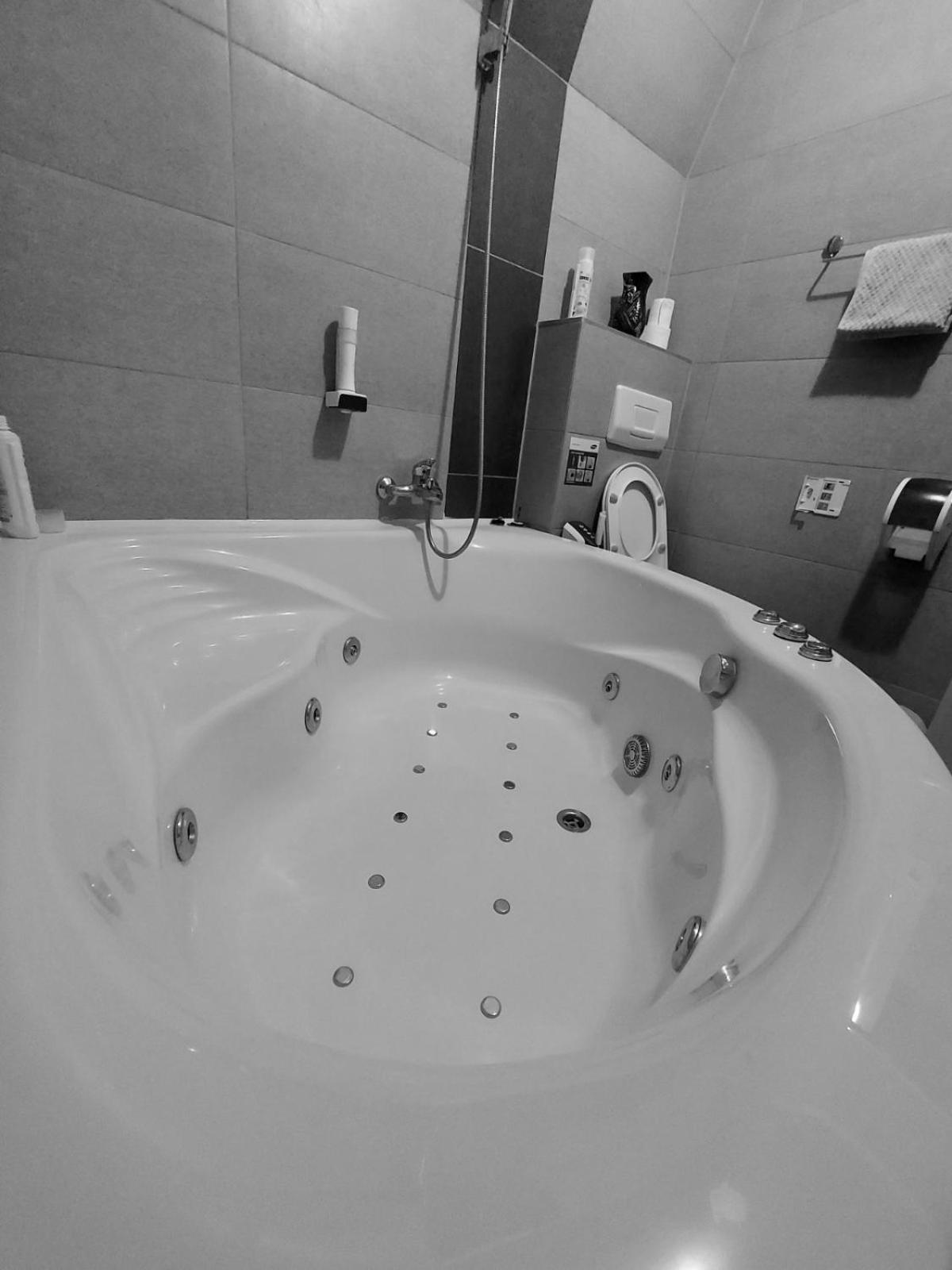 Irish Hotel Bihać Exteriör bild